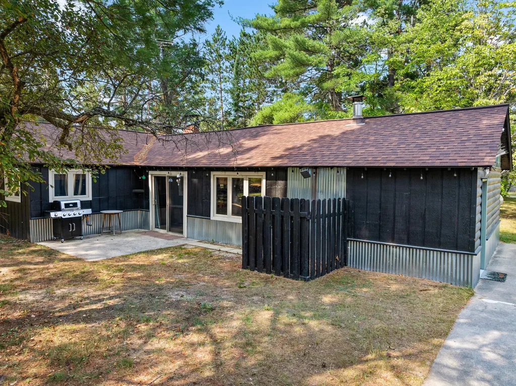 1880 Cherry Creek Trail Lovells Township MI 49738