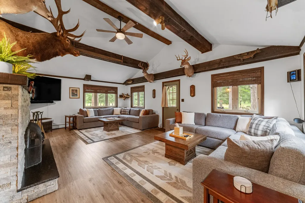 1880 Cherry Creek Trail Lovells Township MI 49738