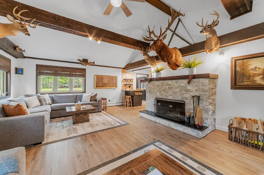 1880 Cherry Creek Trail Lovells Township MI 49738