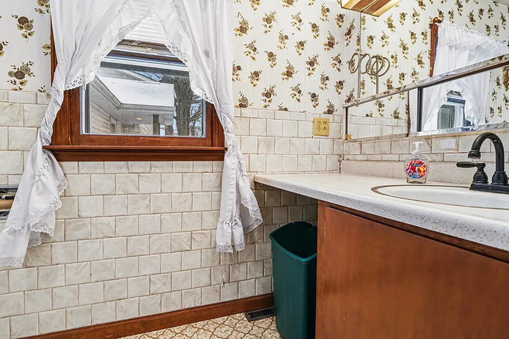 2854 Oak Street Stevensville Village MI 49127
