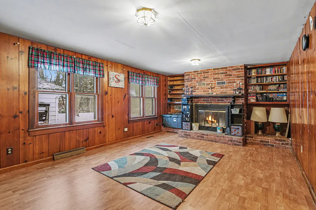 2854 Oak Street Stevensville Village MI 49127