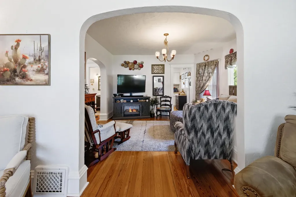24 W Ash Street W Three Oaks Village MI 49128