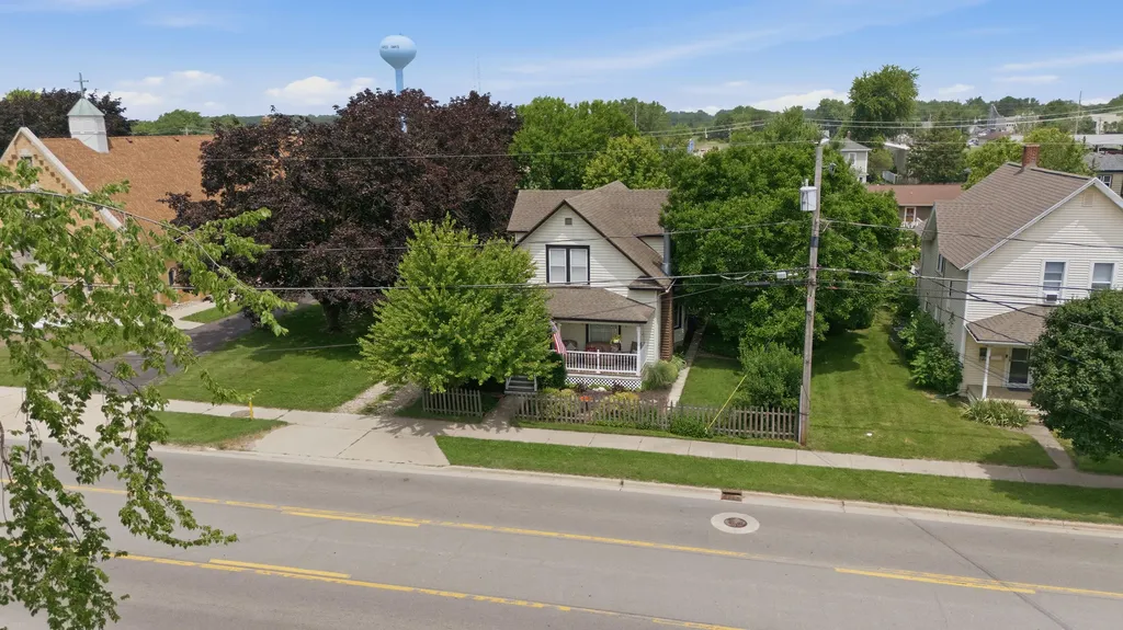 24 W Ash Street W Three Oaks Village MI 49128