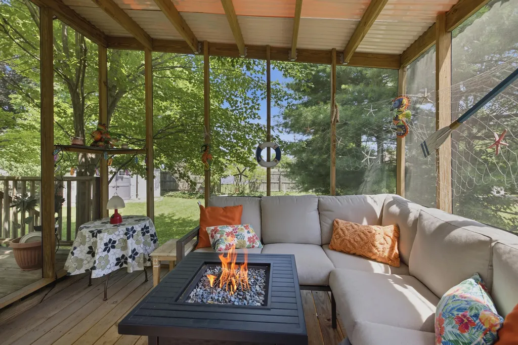 24 W Ash Street Three Oaks Village MI 49128