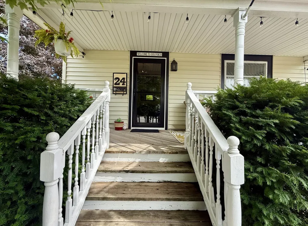 24 W Ash Street Three Oaks Village MI 49128