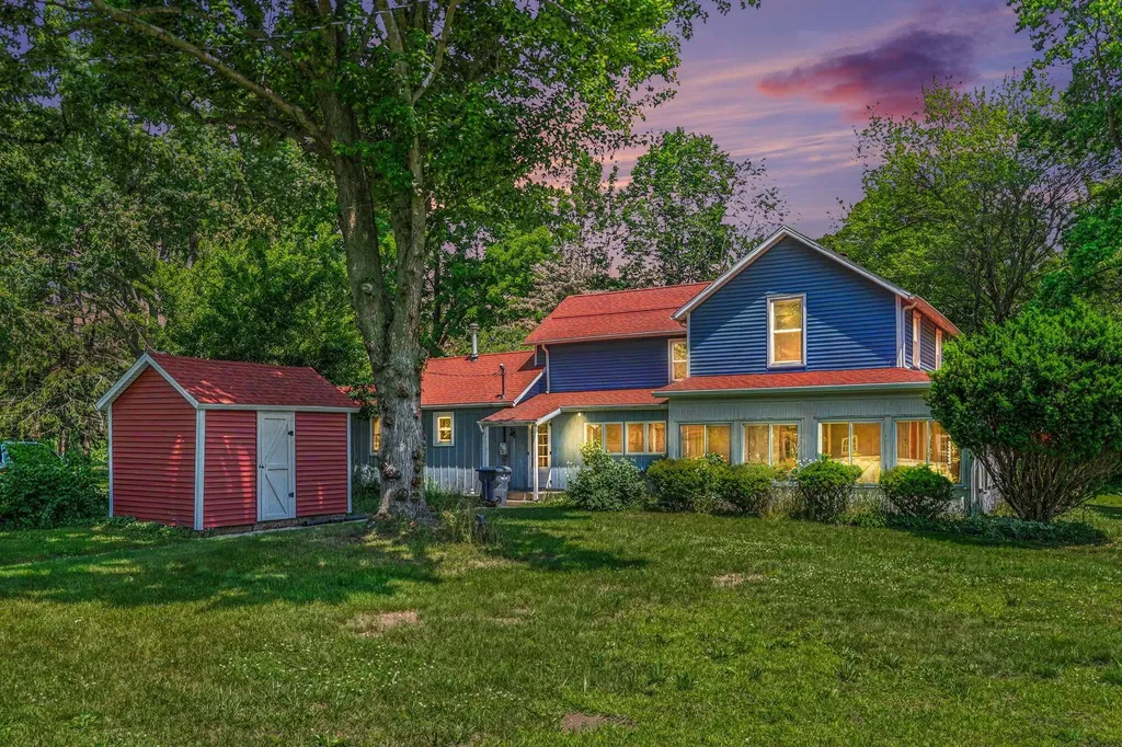 5497 Wilson Street Coloma Charter Township MI 49038
