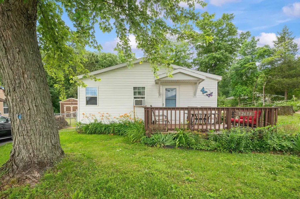52653 Lakeview Drive Wayne Township MI 49047