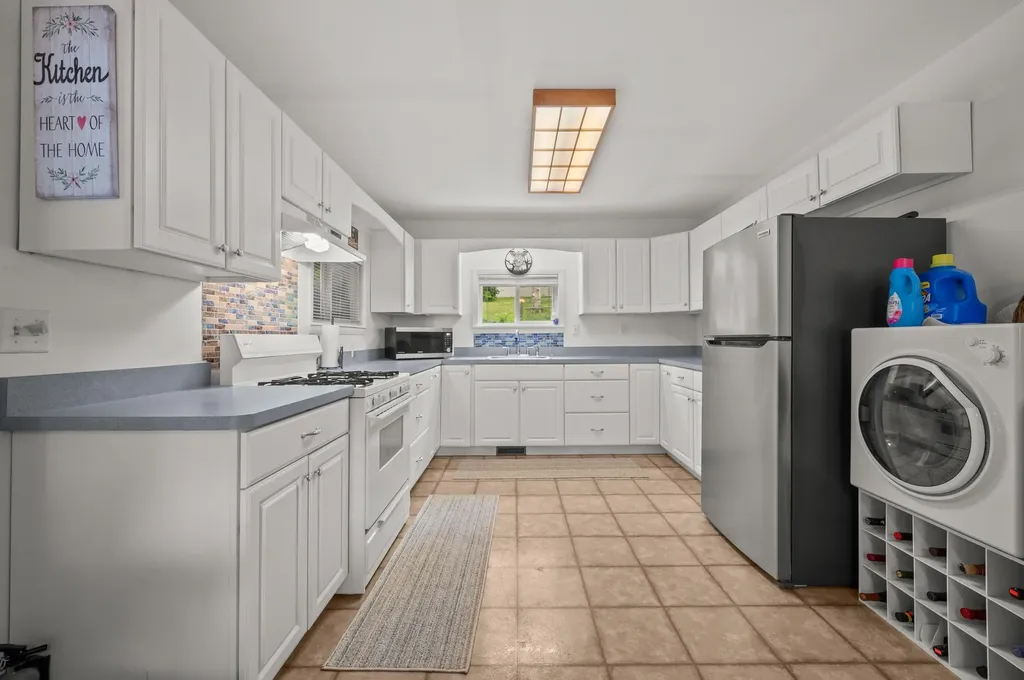 52653 Lakeview Drive Wayne Township MI 49047