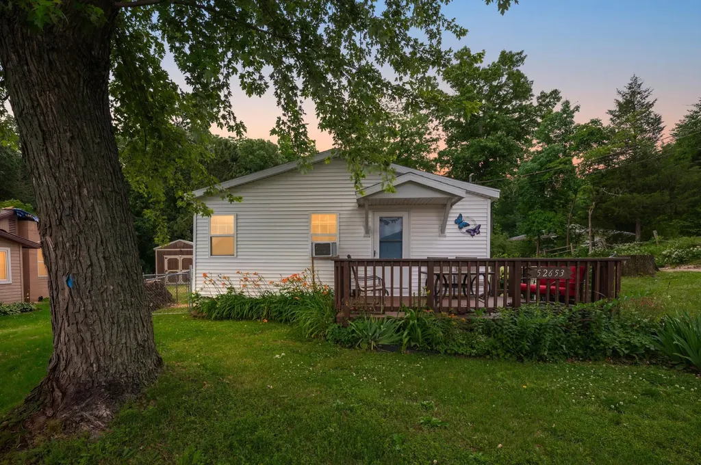 52653 Lakeview Drive Wayne Township MI 49047