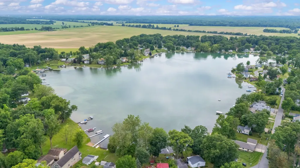 52653 Lakeview Drive Wayne Township MI 49047