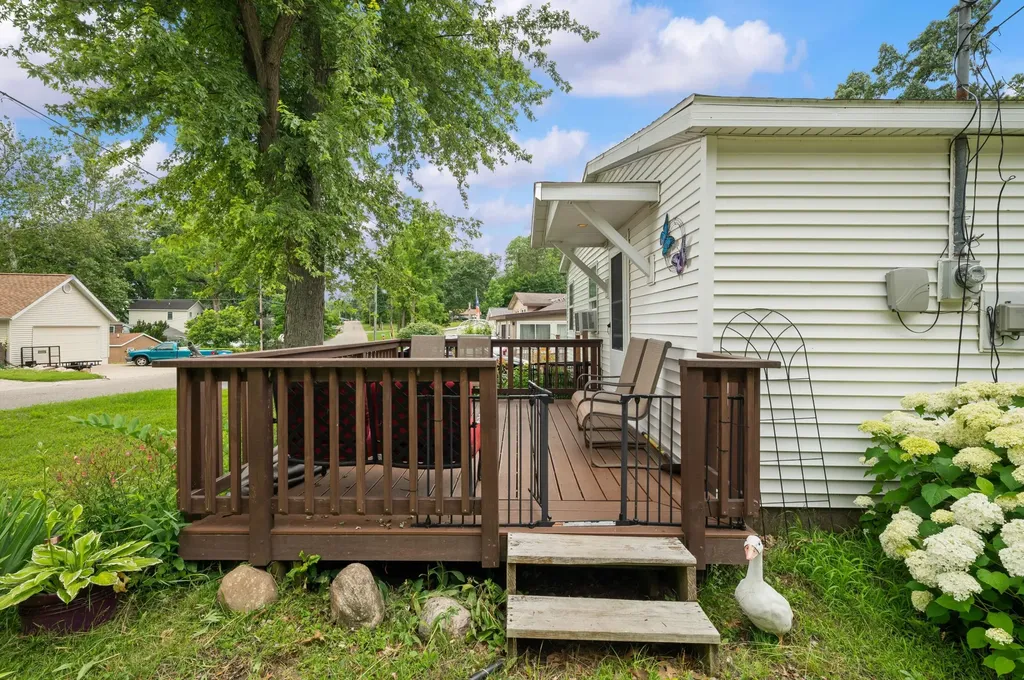 52653 Lakeview Drive Wayne Township MI 49047