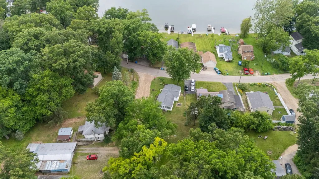 52653 Lakeview Drive Wayne Township MI 49047