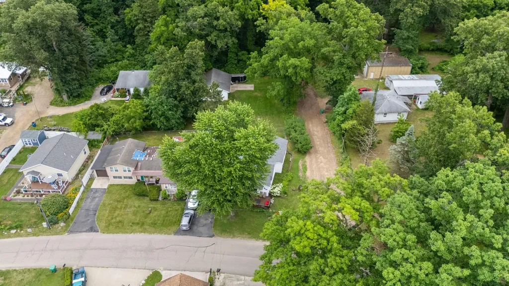 52653 Lakeview Drive Wayne Township MI 49047