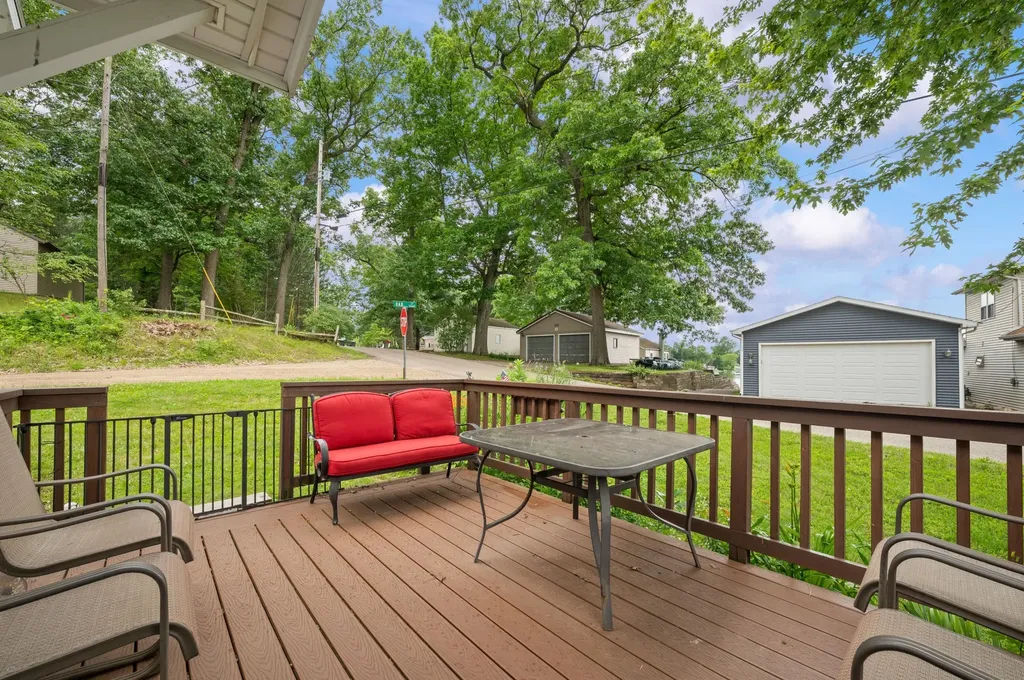 52653 Lakeview Drive Wayne Township MI 49047