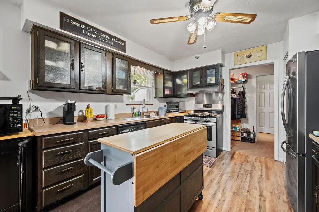 1292 Eddie Drive Howard Township MI 49120