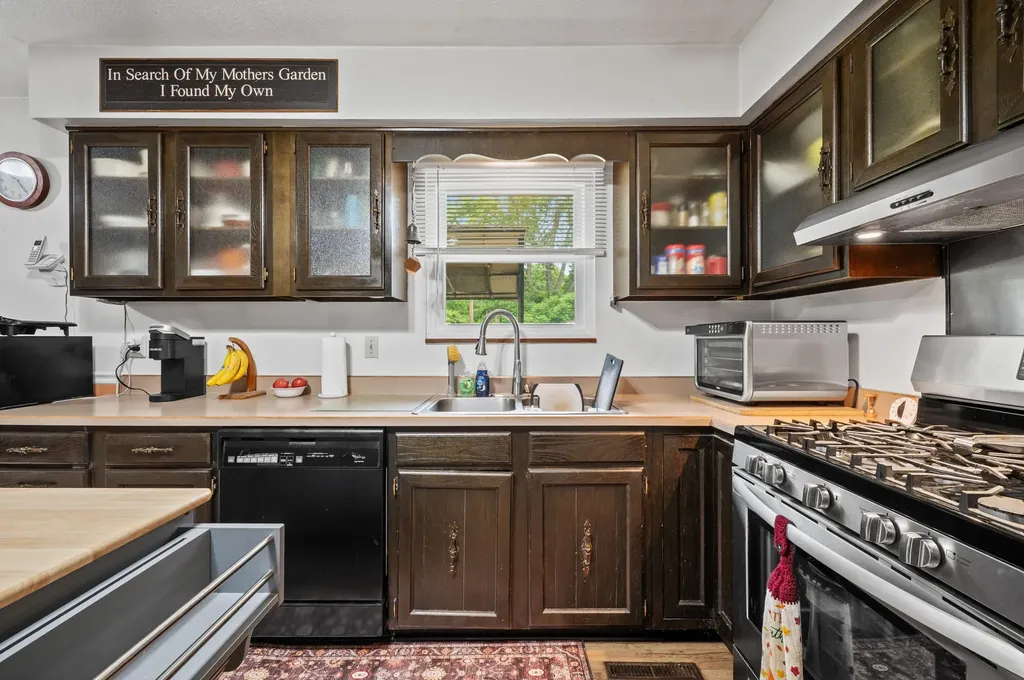 1292 Eddie Drive Howard Township MI 49120