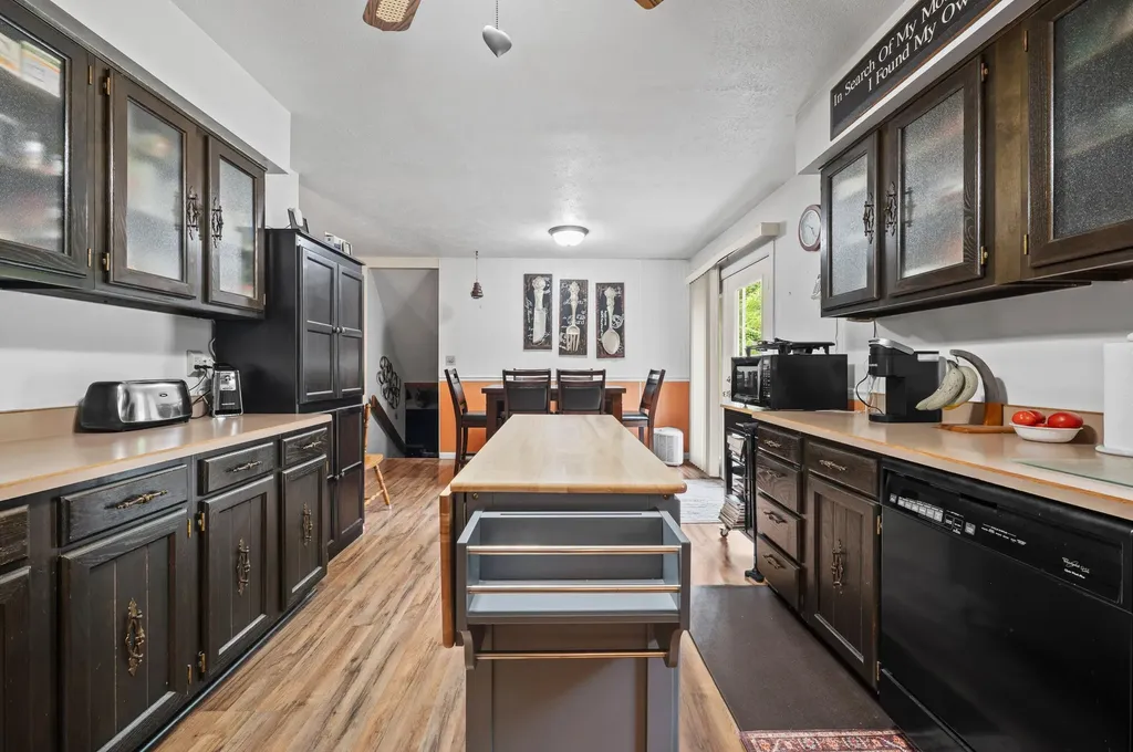 1292 Eddie Drive Howard Township MI 49120