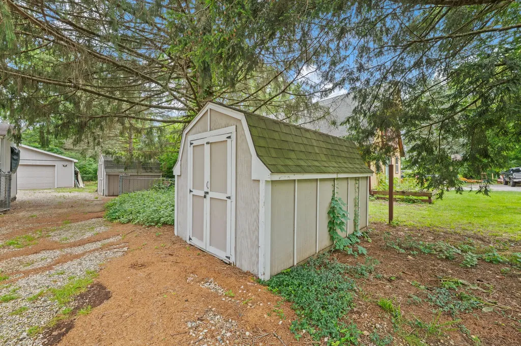 1292 Eddie Drive Howard Township MI 49120