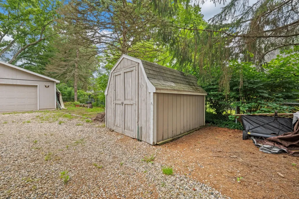 1292 Eddie Drive Howard Township MI 49120