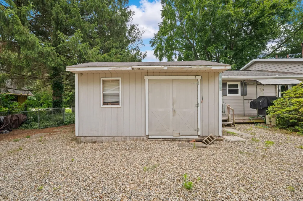 1292 Eddie Drive Howard Township MI 49120