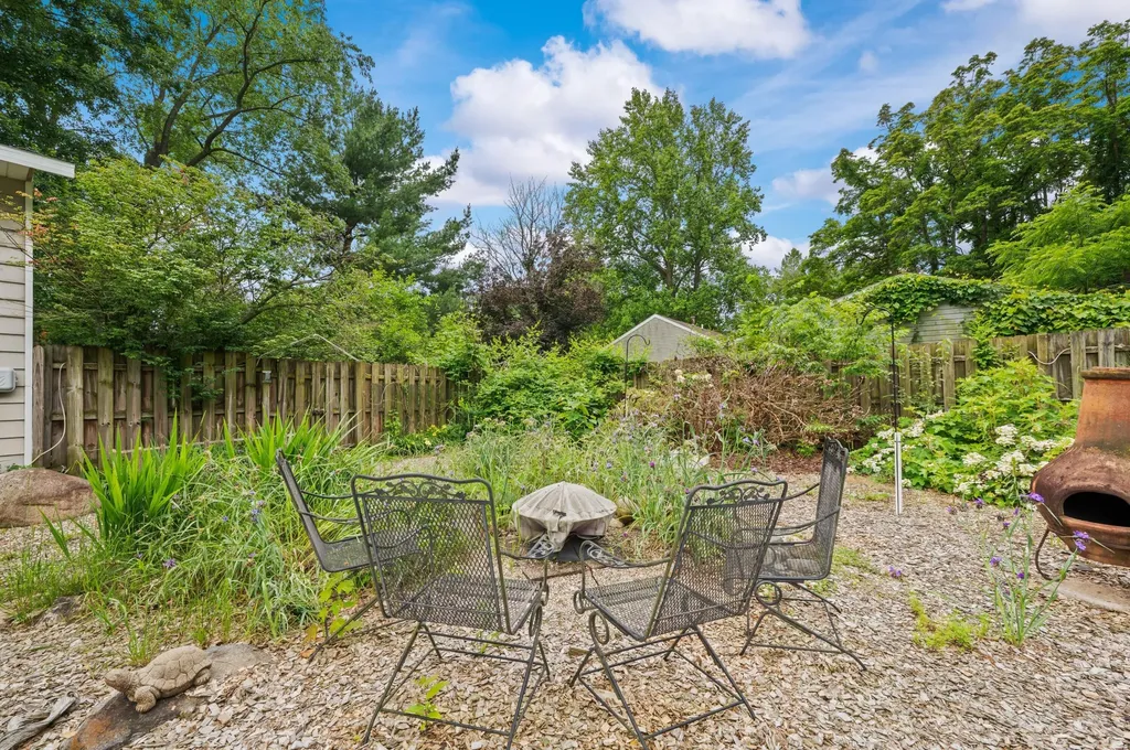 1292 Eddie Drive Howard Township MI 49120