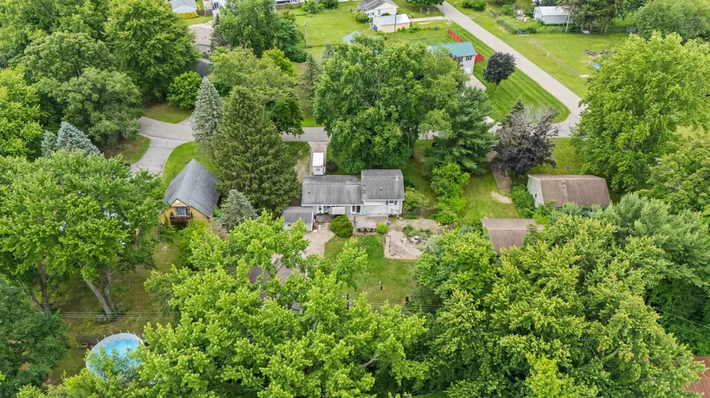 1292 Eddie Drive Howard Township MI 49120