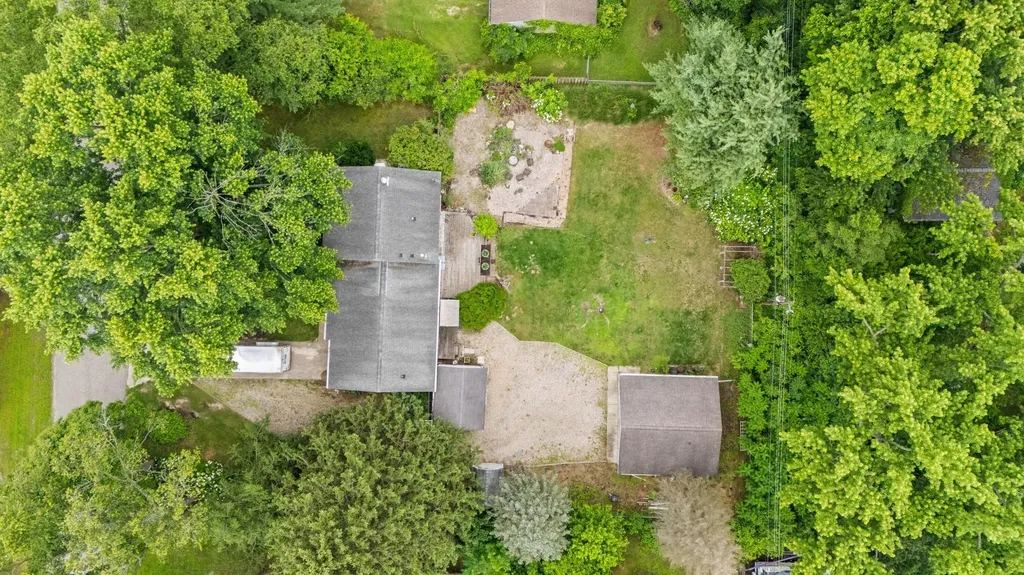 1292 Eddie Drive Howard Township MI 49120