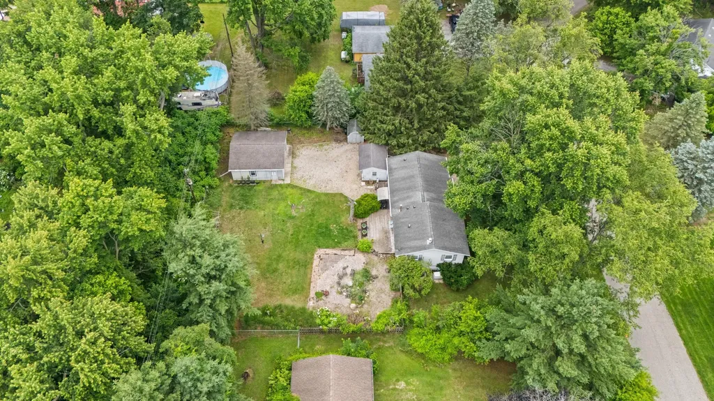1292 Eddie Drive Howard Township MI 49120