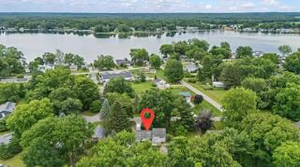 1292 Eddie Drive Howard Township MI 49120