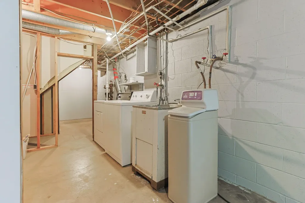 27201 Stuart Street Edwardsburg Village MI 49112