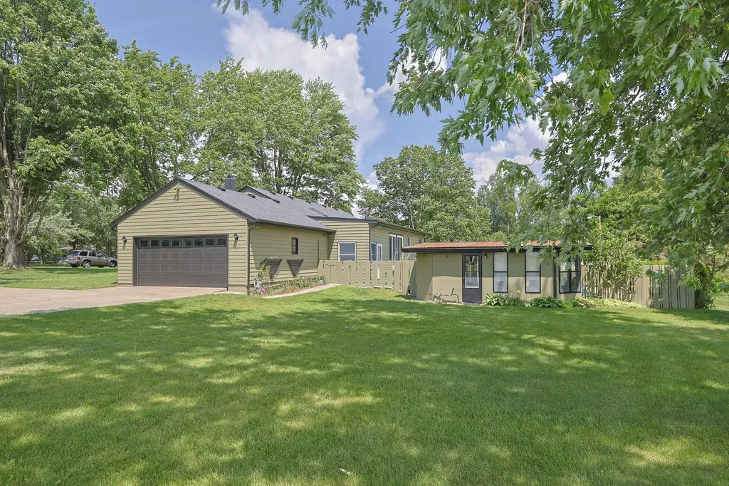 27201 Stuart Street Edwardsburg Village MI 49112