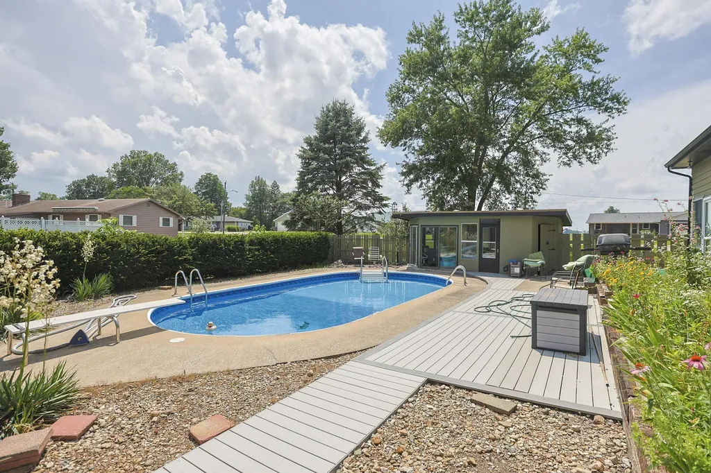 27201 Stuart Street Edwardsburg Village MI 49112