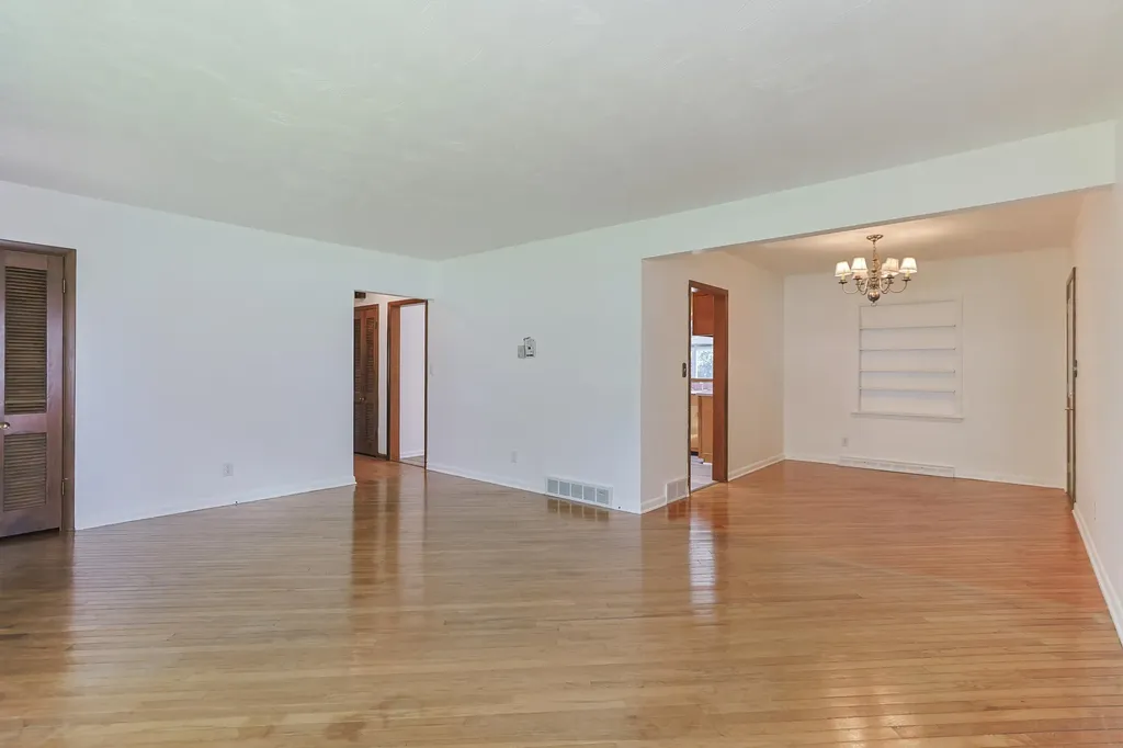 27201 Stuart Street Edwardsburg Village MI 49112