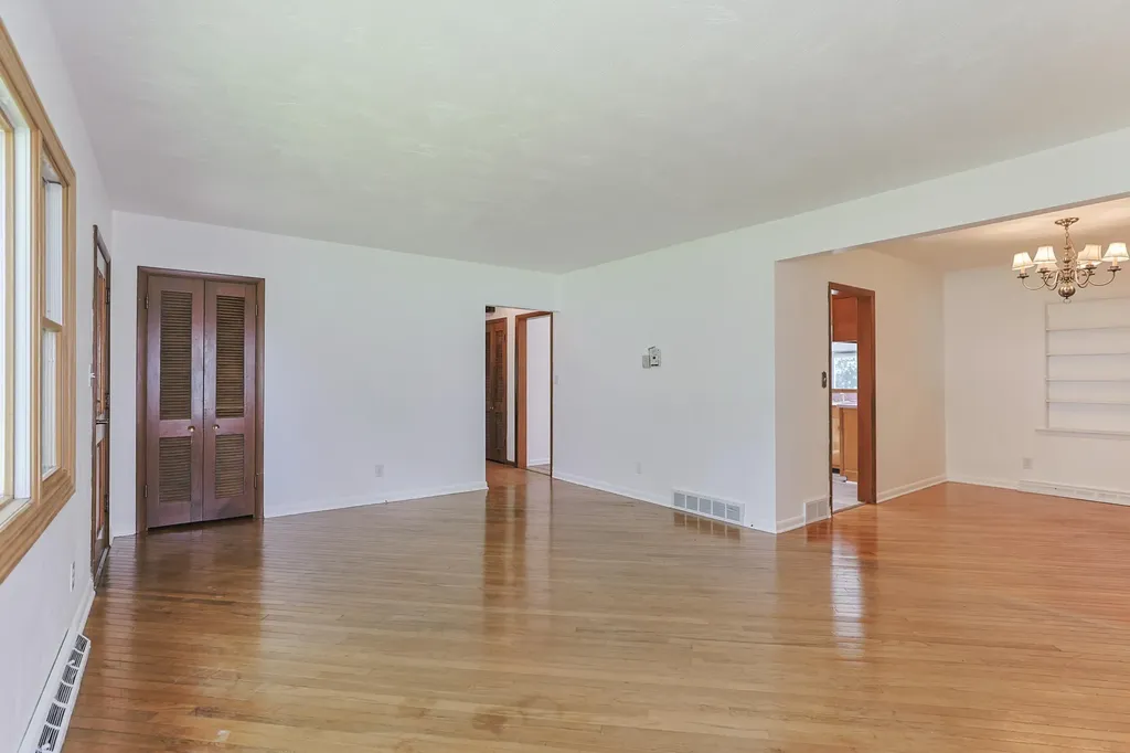 27201 Stuart Street Edwardsburg Village MI 49112