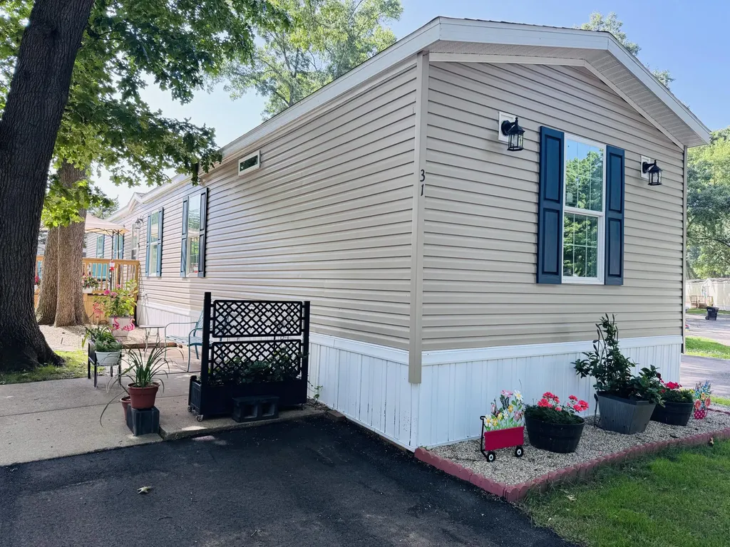 2330 E Main Street Niles Township MI 49120