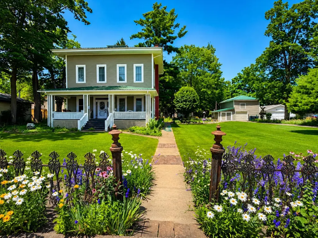 116 W Sherwood Street Decatur Village MI 49045