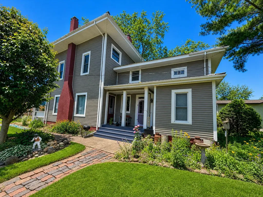 116 W Sherwood Street Decatur Village MI 49045