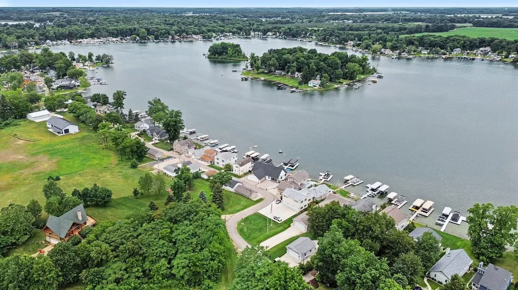31218 Curran Beach Road Silver Creek Township MI 49047
