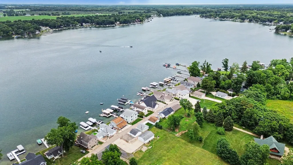 31218 Curran Beach Road Silver Creek Township MI 49047