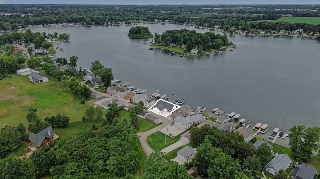 31218 Curran Beach Road Silver Creek Township MI 49047