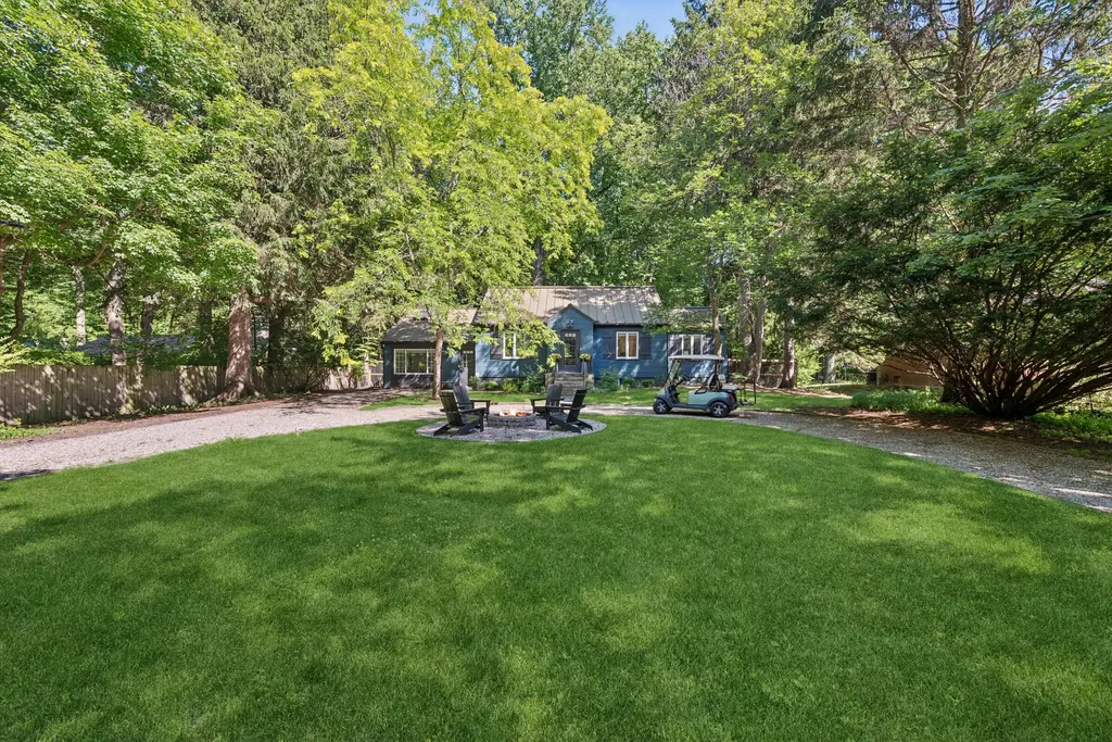 14507 Lakeshore Road Chikaming Township MI 49116