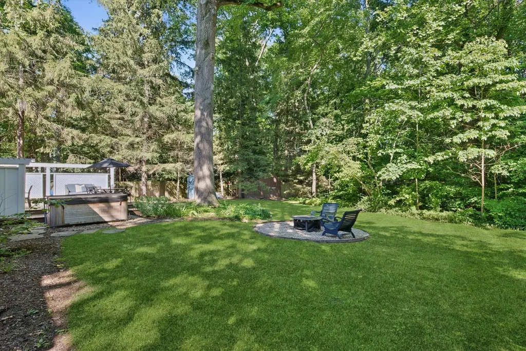 14507 Lakeshore Road Chikaming Township MI 49116