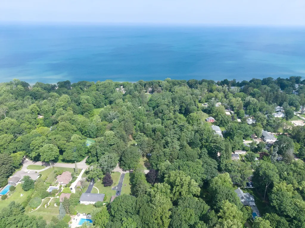 14507 Lakeshore Road Chikaming Township MI 49116
