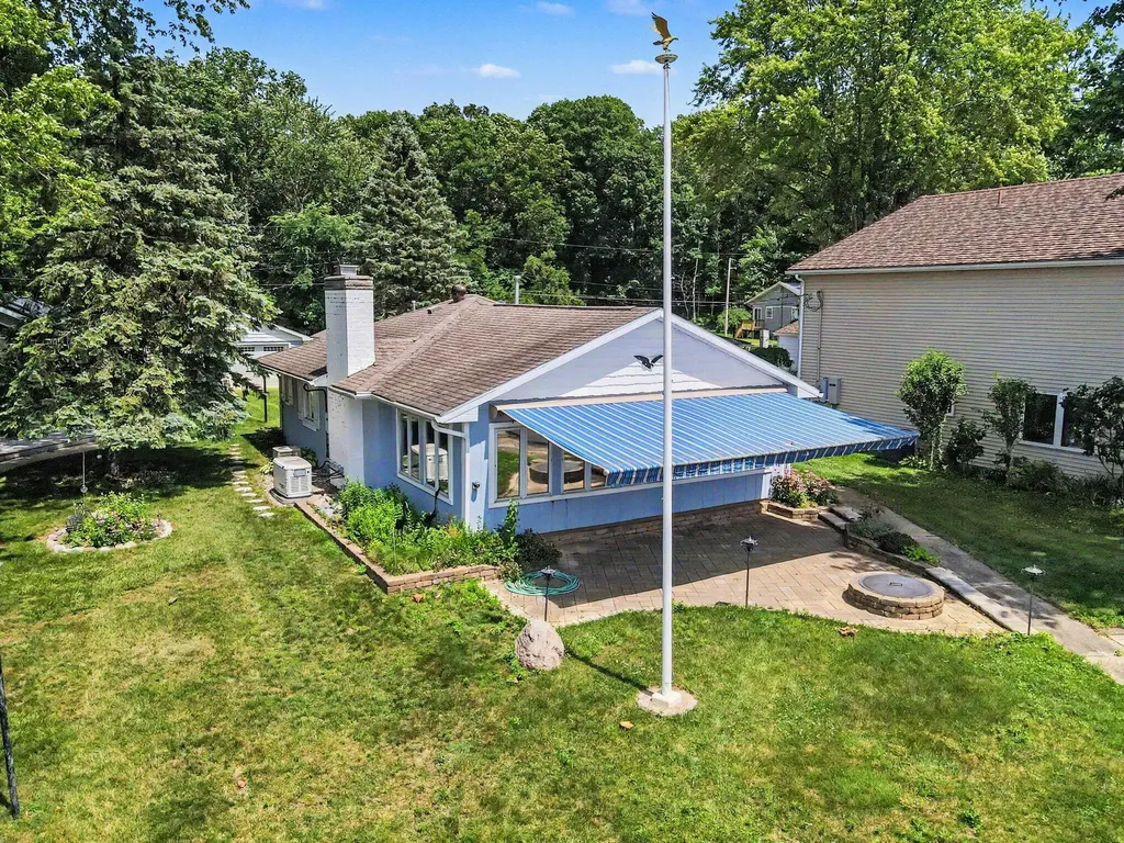 11169 Lakeshore Drive Fabius Township MI 49093