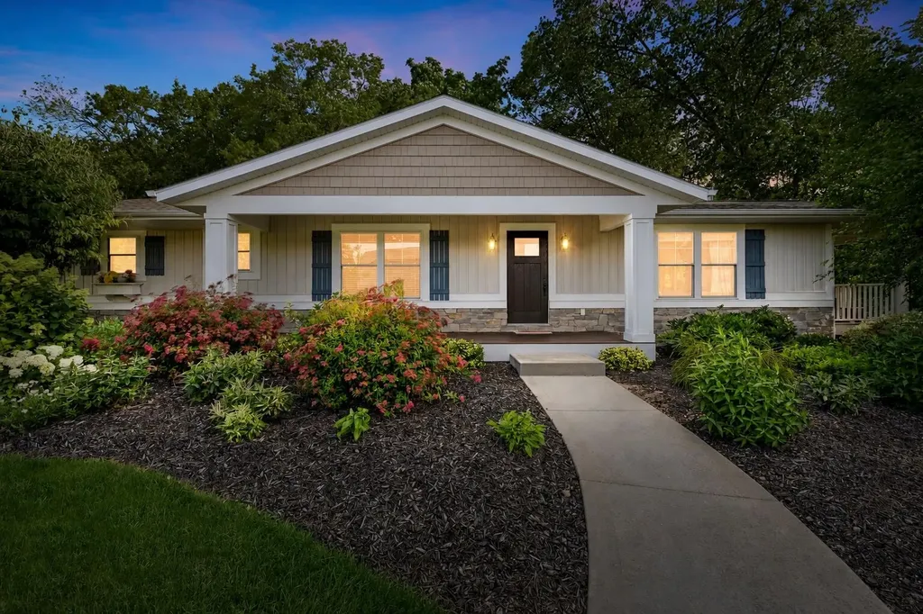 648 Francis Street Saugatuck City MI 49453