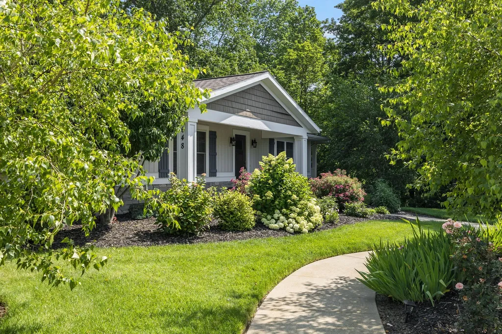 648 Francis Street Saugatuck City MI 49453
