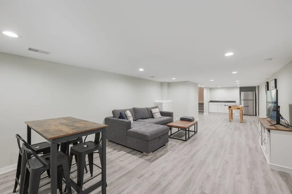 648 Francis Street Saugatuck City MI 49453