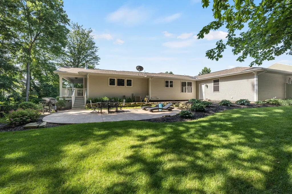 648 Francis Street Saugatuck City MI 49453
