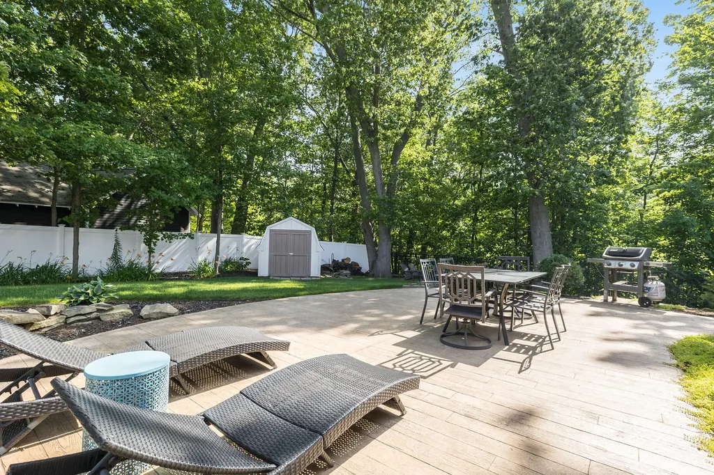 648 Francis Street Saugatuck City MI 49453