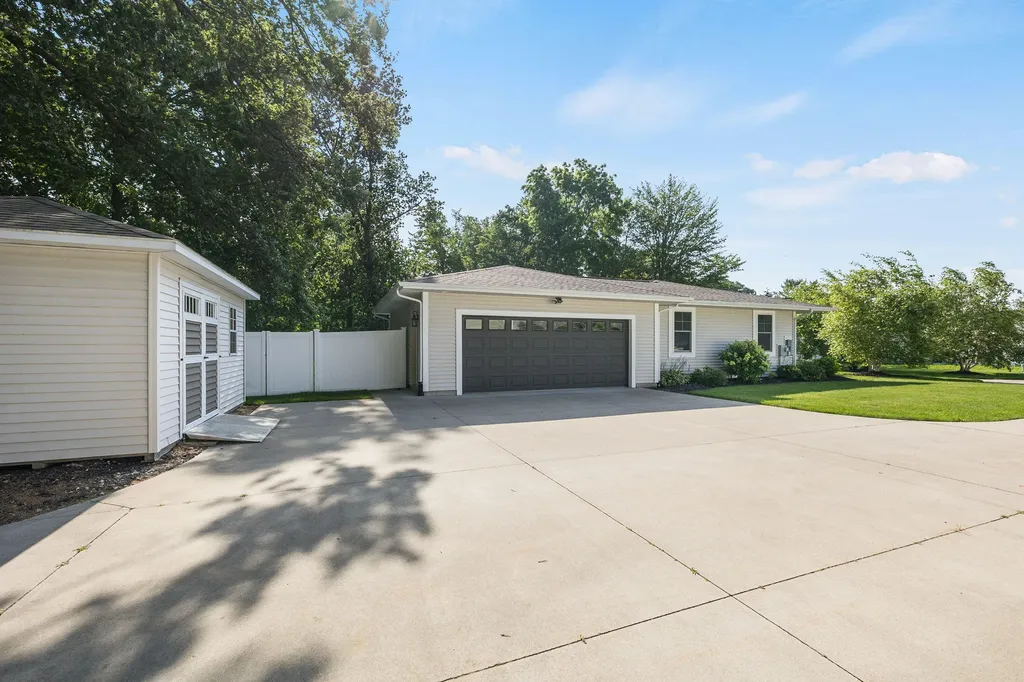 648 Francis Street Saugatuck City MI 49453